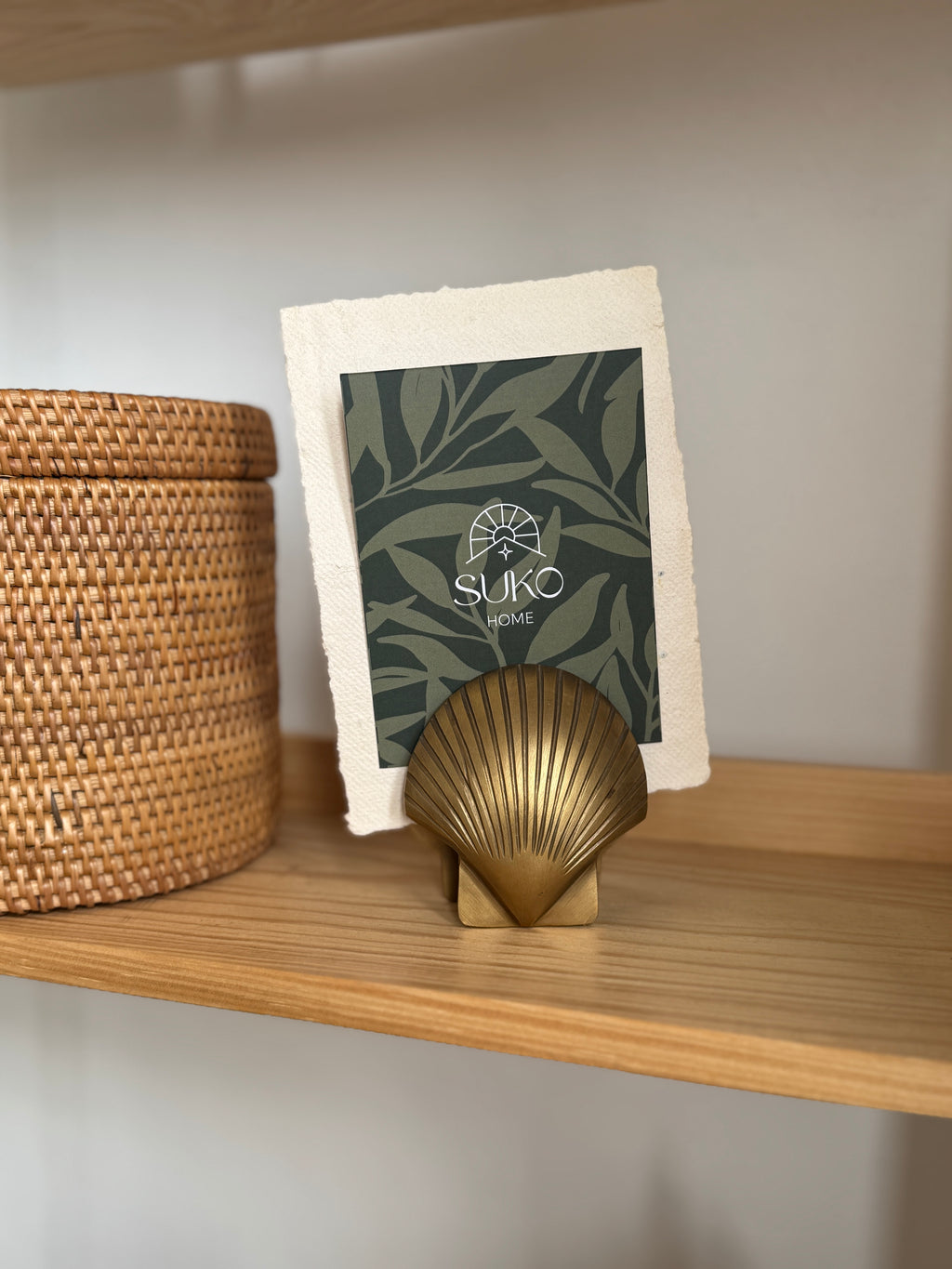 Vintage Brass Shell Wall Clip