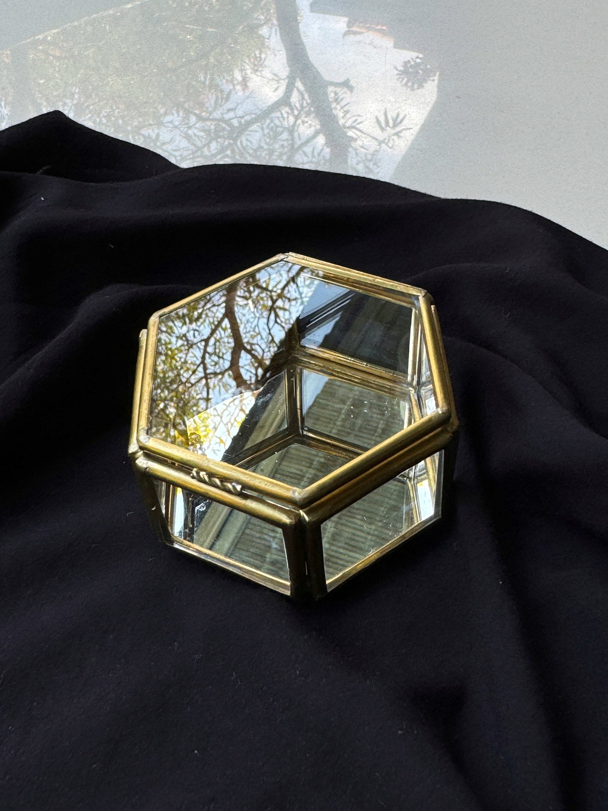Hexagonal Glass Ring Box