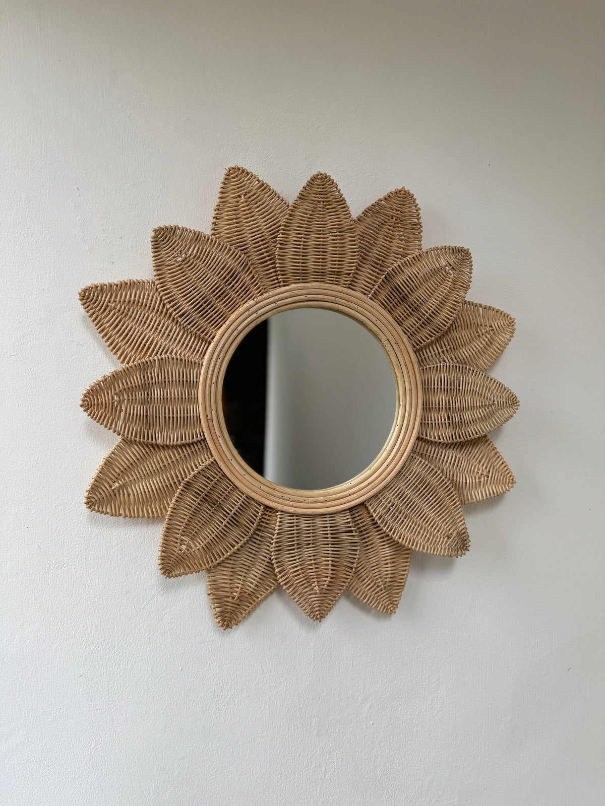 Rattan Sunburst Wall Mirror – SUKO HOME