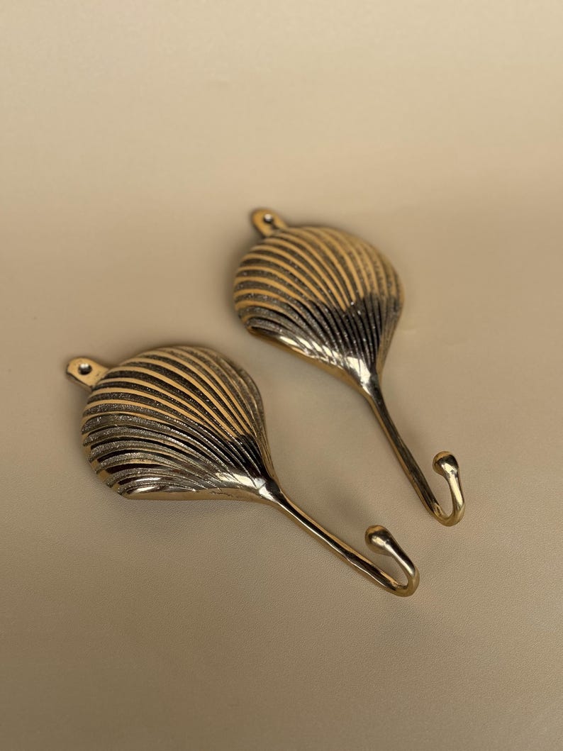 Vintage Scallop Shell Wall Hook