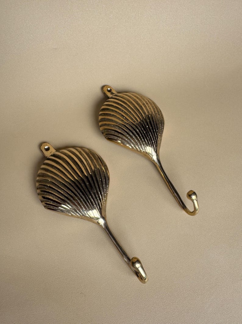 Vintage Scallop Shell Wall Hook