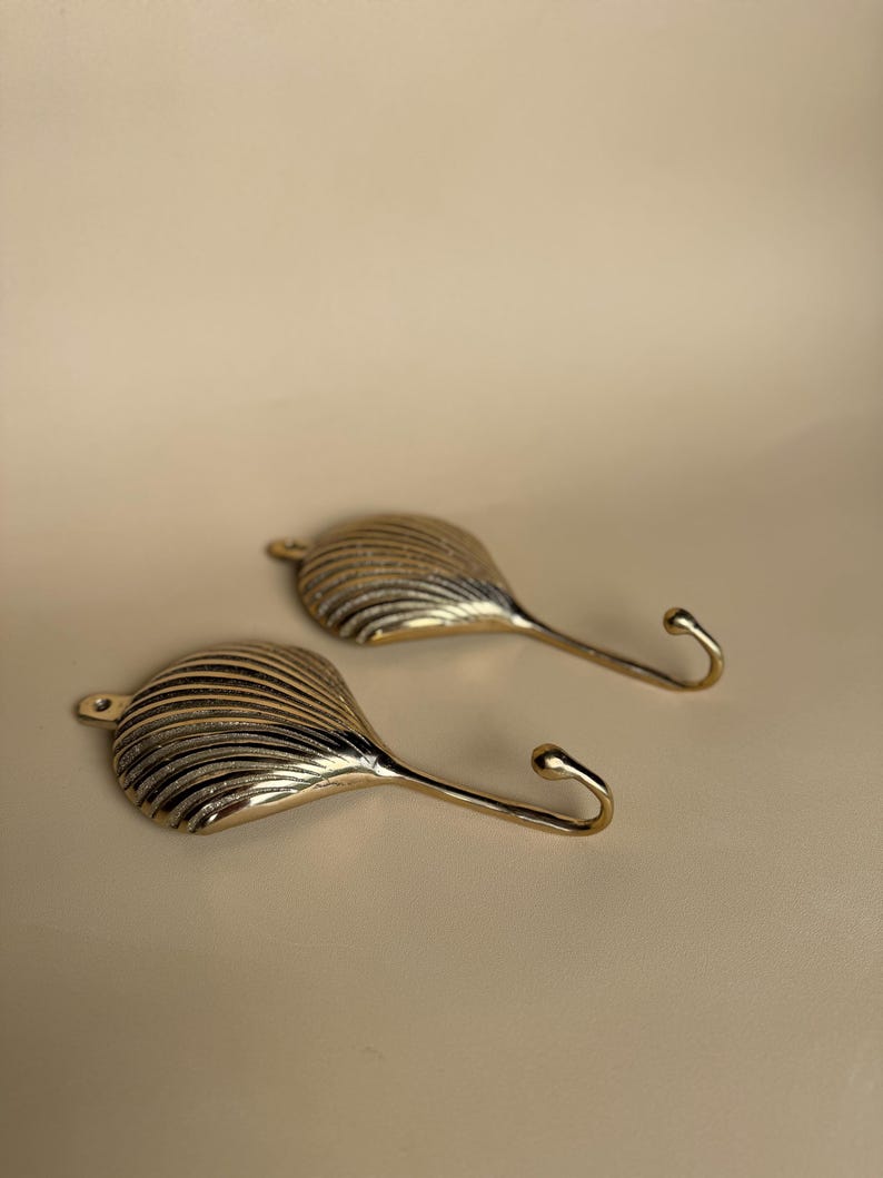 Vintage Scallop Shell Wall Hook