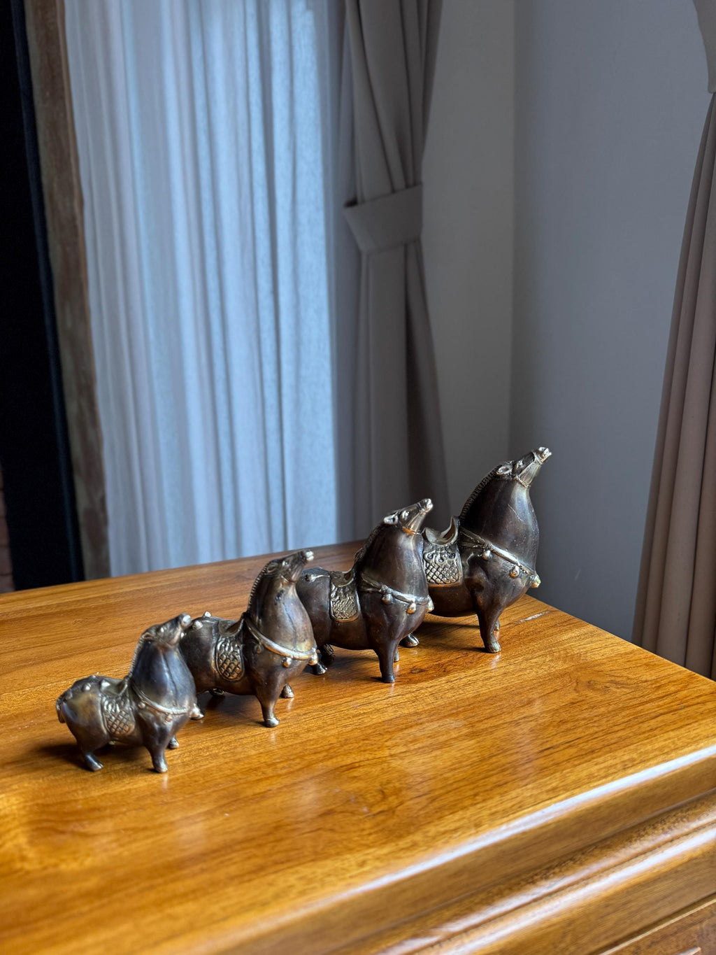Black & Gold Brass Horse Figurine Set