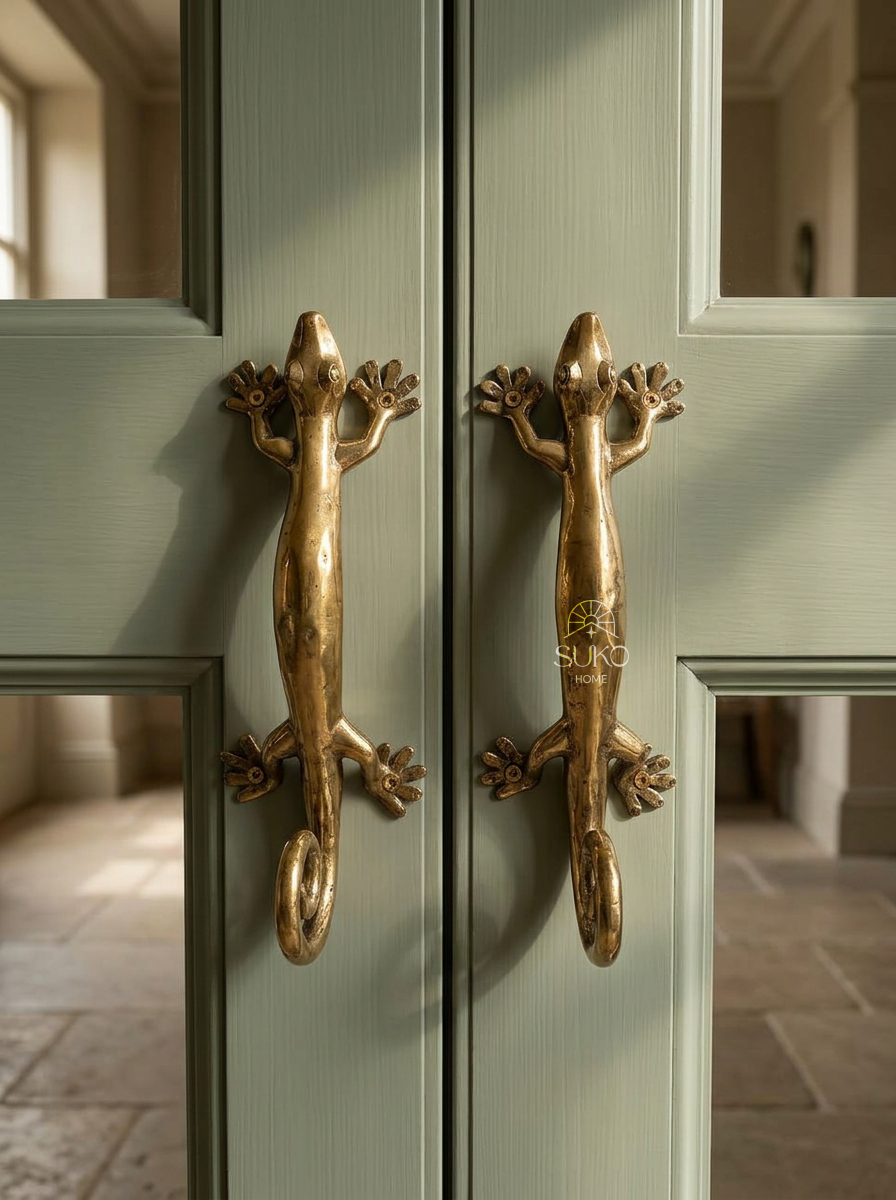Vintage Brass Gecko Door Handle "Lizard Pull"