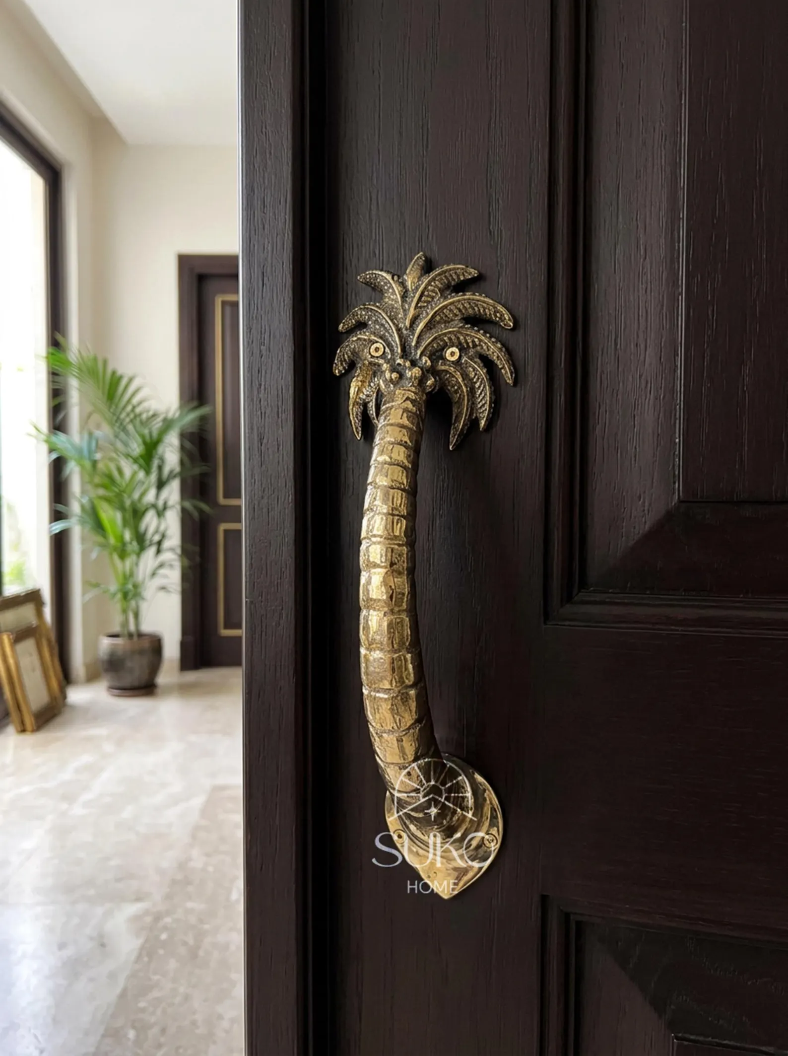 Handcrafted Brass Palm Tree Door Handle "Sanur"